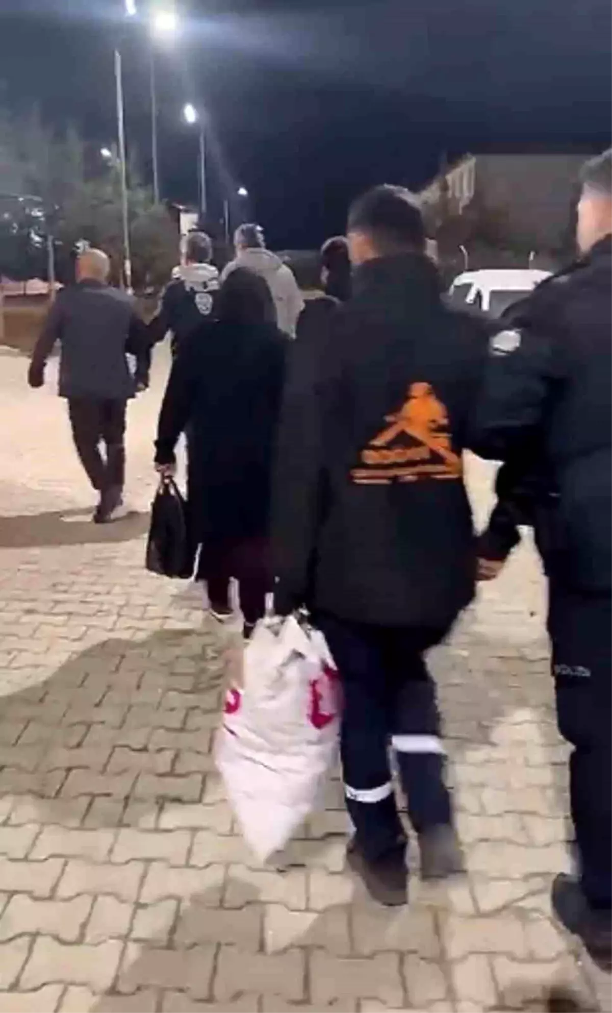 Altınözü'nde hapis cezası ile aranan 4 kişi yakalandı