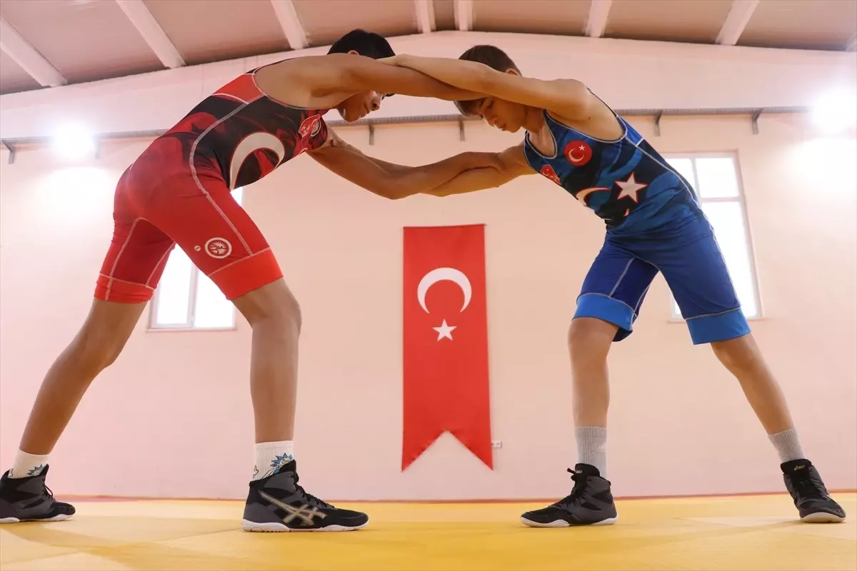 Balkan şampiyonu ağabey rol model oldu, 3 kardeşi onun izinden başarıya yürüyor