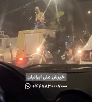 صورة التقطت في الاحتجاجات التي قُتل فيها الآلاف أثارت الفوضى