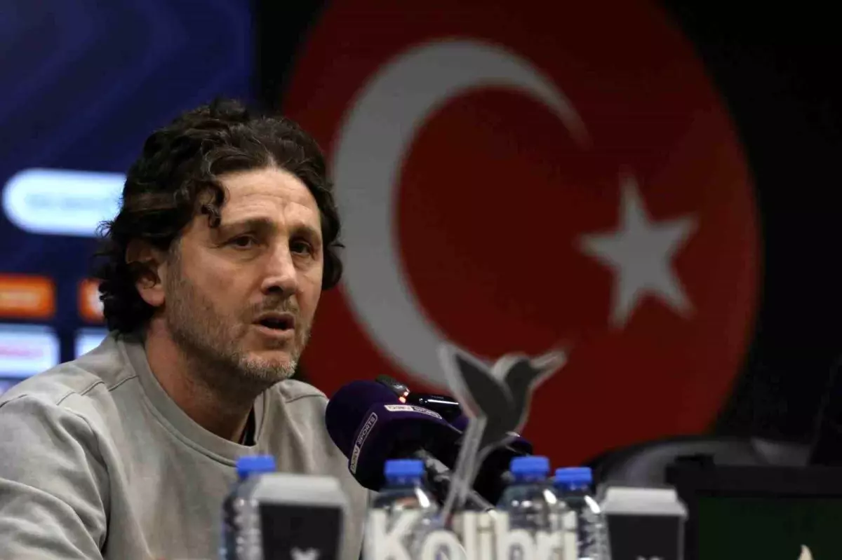 Fatih Tekke: "Kocaelispor bana göre 1 puan alacak, belki galip gelebilecek oyun oynadı"