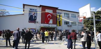 Fenerbahçe Başkanı Sadettin Saran, Alanya'da kütüphane açılışında öğrencilerle buluştu
