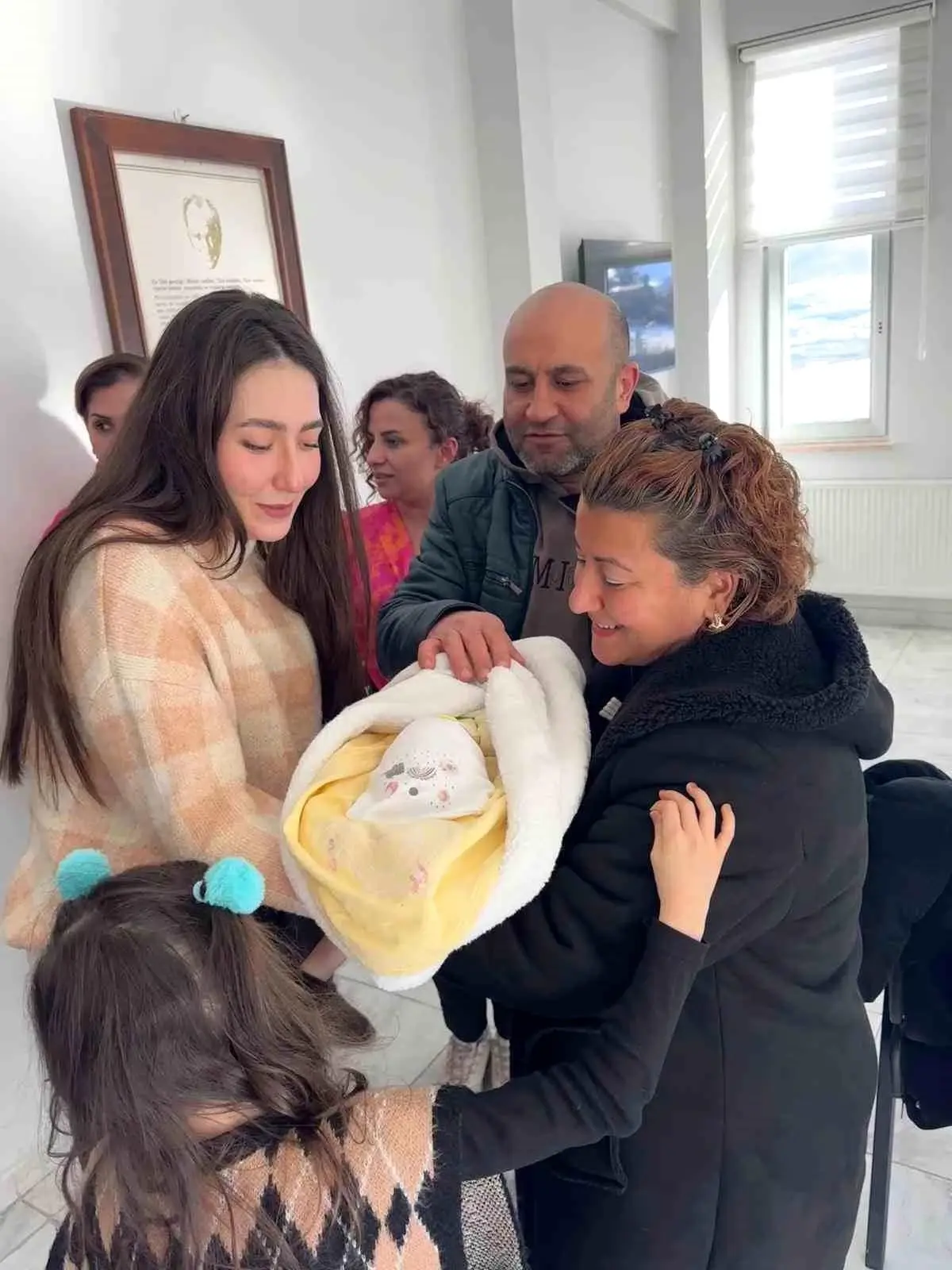 Türkiye'de Geçici Koruyucu Aile Modeliyle 100. Bebek Ege Berk Ailesine Kavuştu