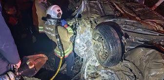 Hatay'da iki otomobilin çarpışması sonucu 2 kişi öldü, 3 kişi yaralandı