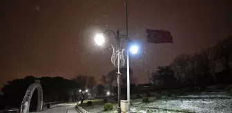 İstanbul'da kar yağışı yüksek kesimleri beyaza bürüdü