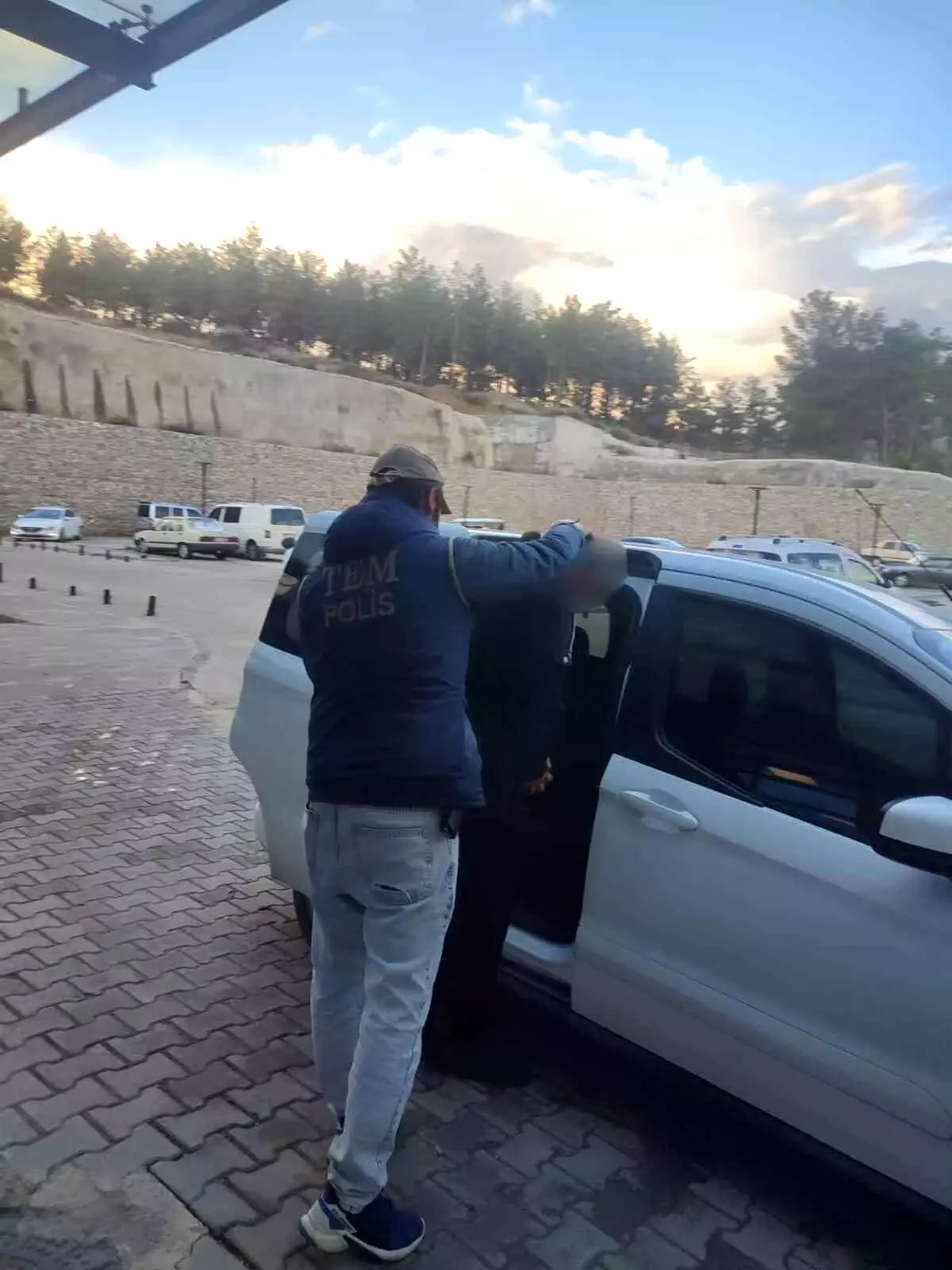 Kesinleşmiş hapis cezası bulunan FETÖ üyeleri yakalandı