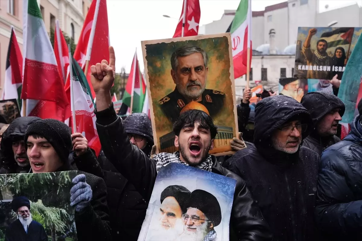 Küresel Direniş Platformundan İran'a destek için basın açıklaması