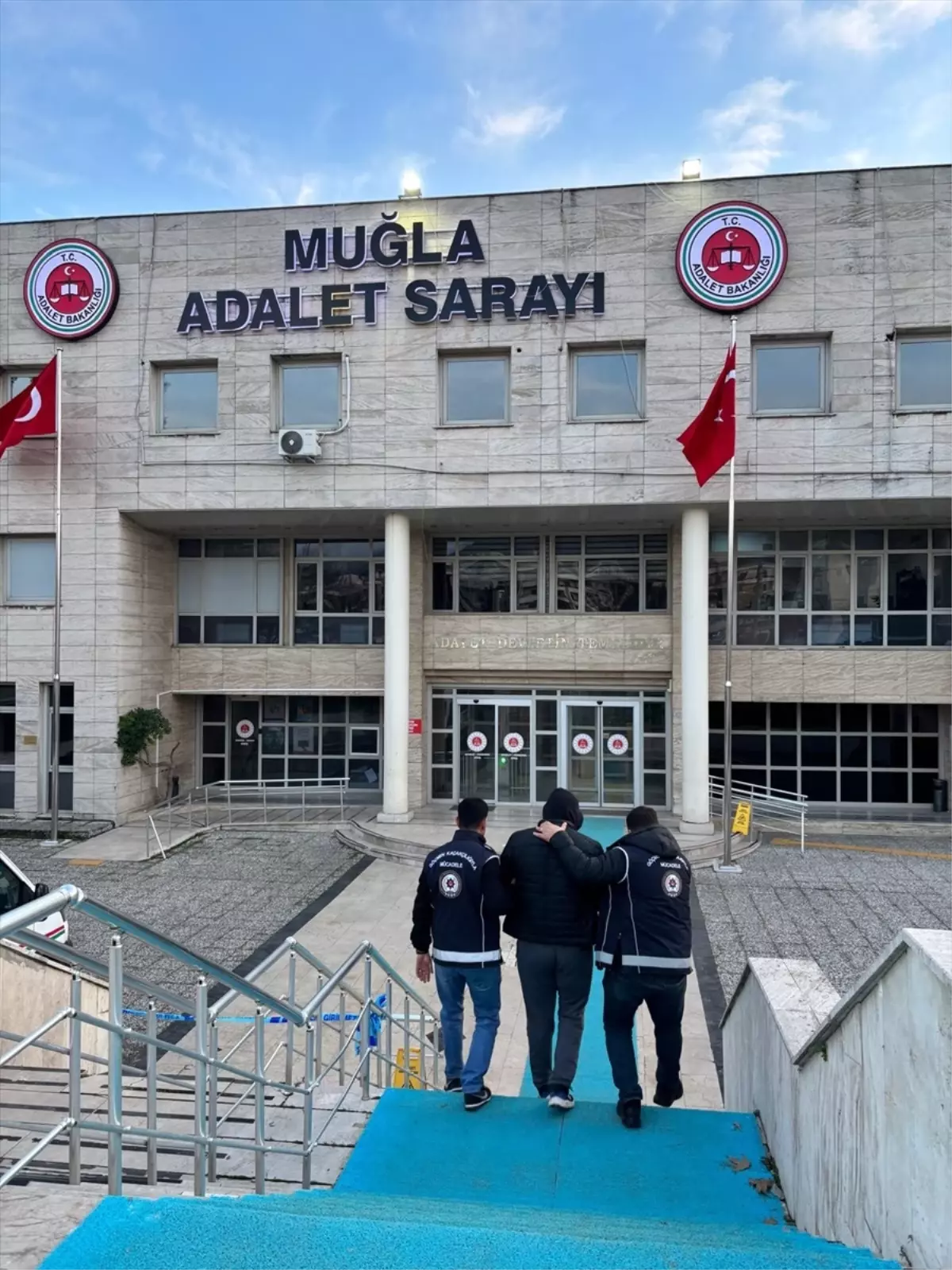 Muğla'da göçmen kaçakçılığı yapan firari hükümlü yakalandı