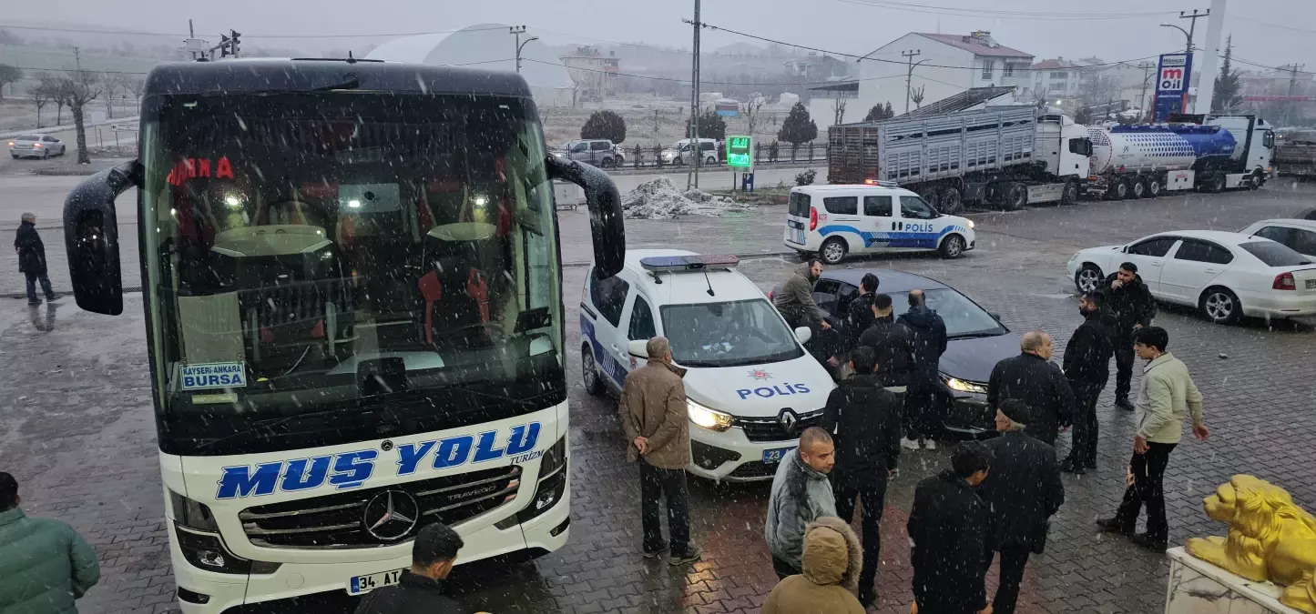 Muş'tan Bursa'ya Giden Otobüs Elazığ'da Saldırıya Uğradı