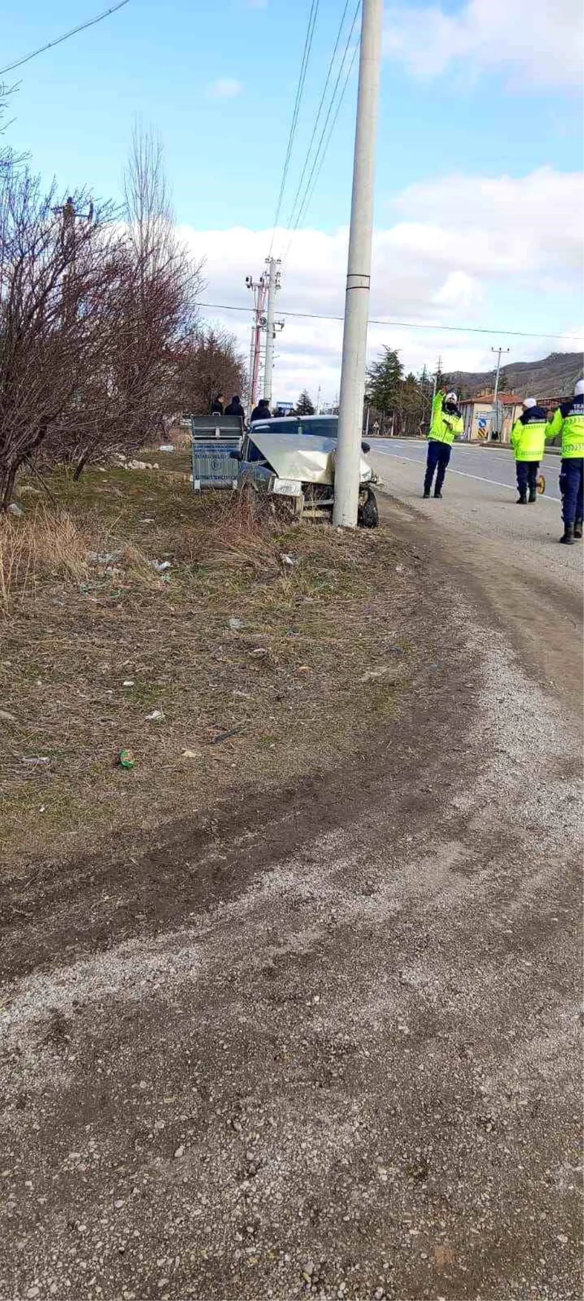 Otomobil mopedle çarpıştı: Anne hayatını kaybetti, oğlu ağır yaralandı