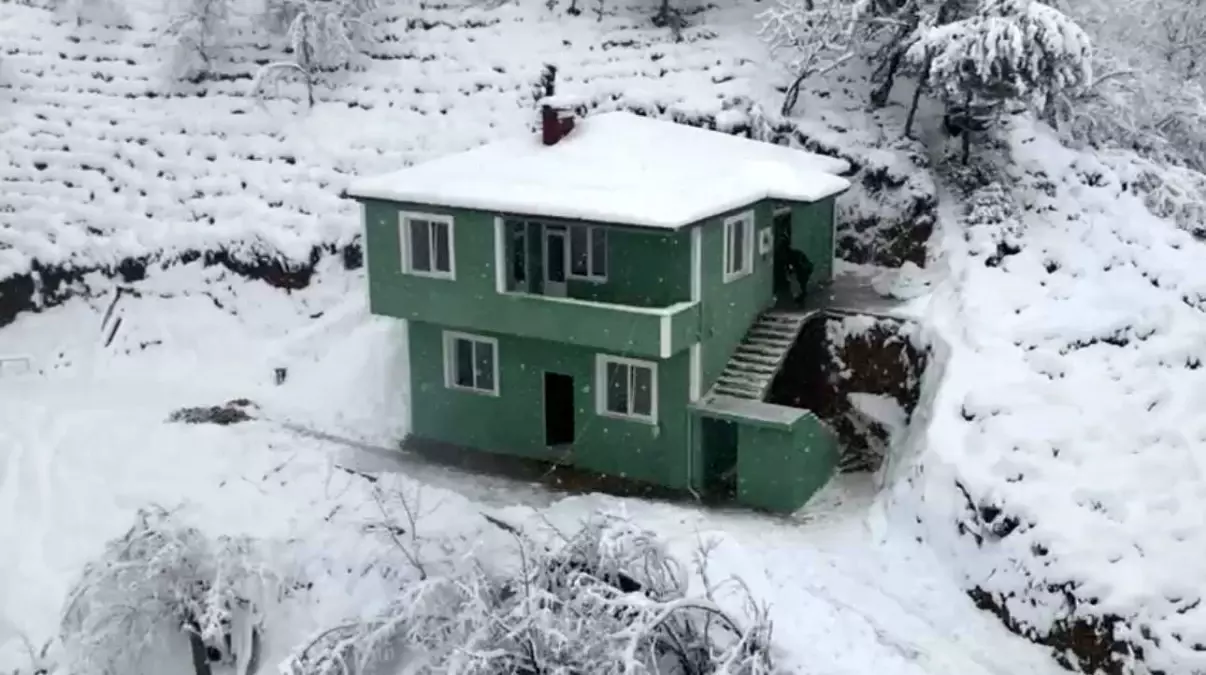 Şehit ailesi harabe köy evinden kurtuldu, yeni yuvalarına kavuştu