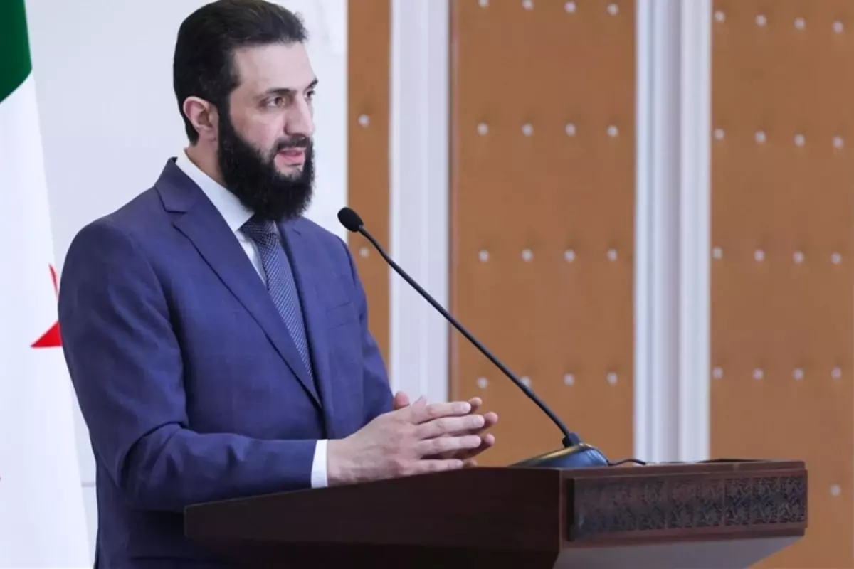 "Suriye'de özerk yönetim sona eriyor mu?" sorusuna Şara'dan net yanıt