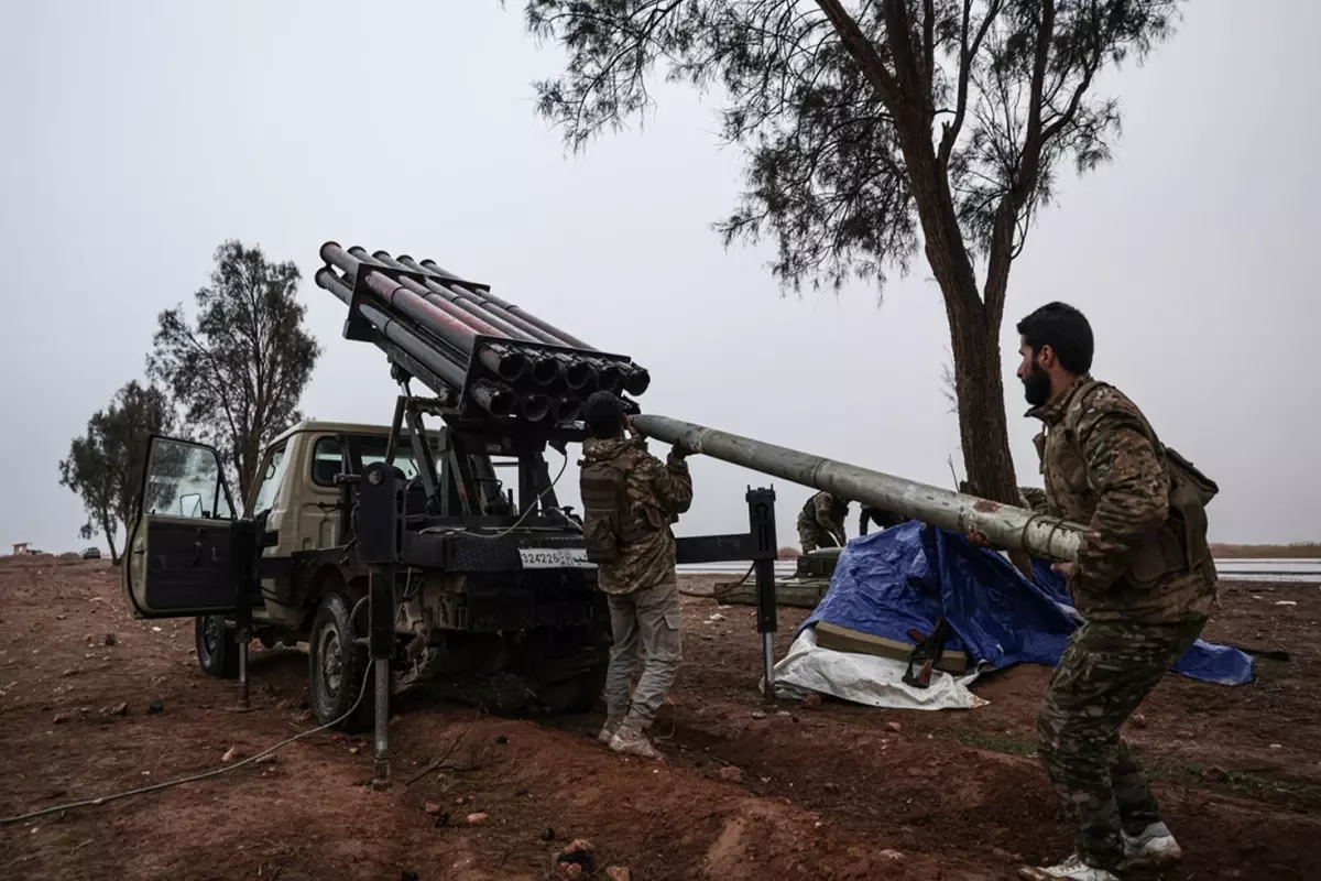 Suriye ordusu Rakka'ya yaklaşıyor! Deyrizor da YPG'den temizlendi