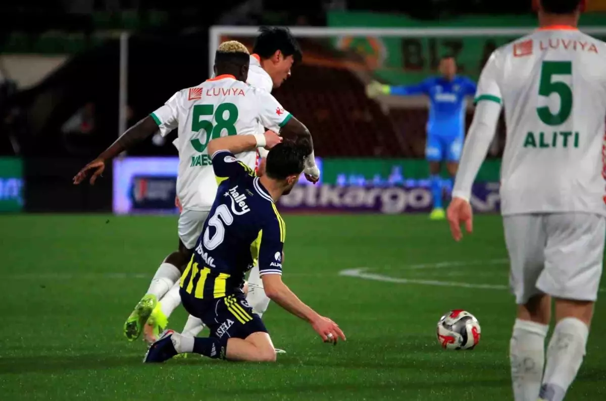 Alanyaspor - Fenerbahçe Maçında İlk Yarı Sonucu