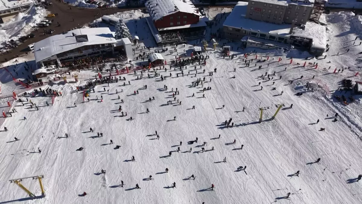 Uludağ'da sömestirde pistler doldu