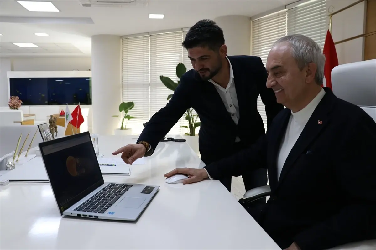 Antalya'da Kepez Belediye Başkanı Kocagöz, AA'nın 'Yılın Kareleri' oylamasına katıldı