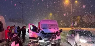 Bingöl'de zincirleme trafik kazasında 10 kişi yaralandı