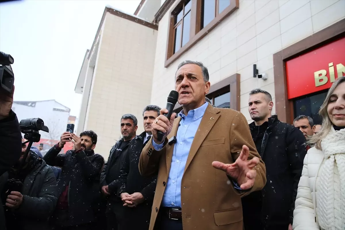 Bingöl'den Yalova'ya atanan Vali Ahmet Hamdi Usta için veda programı düzenlendi