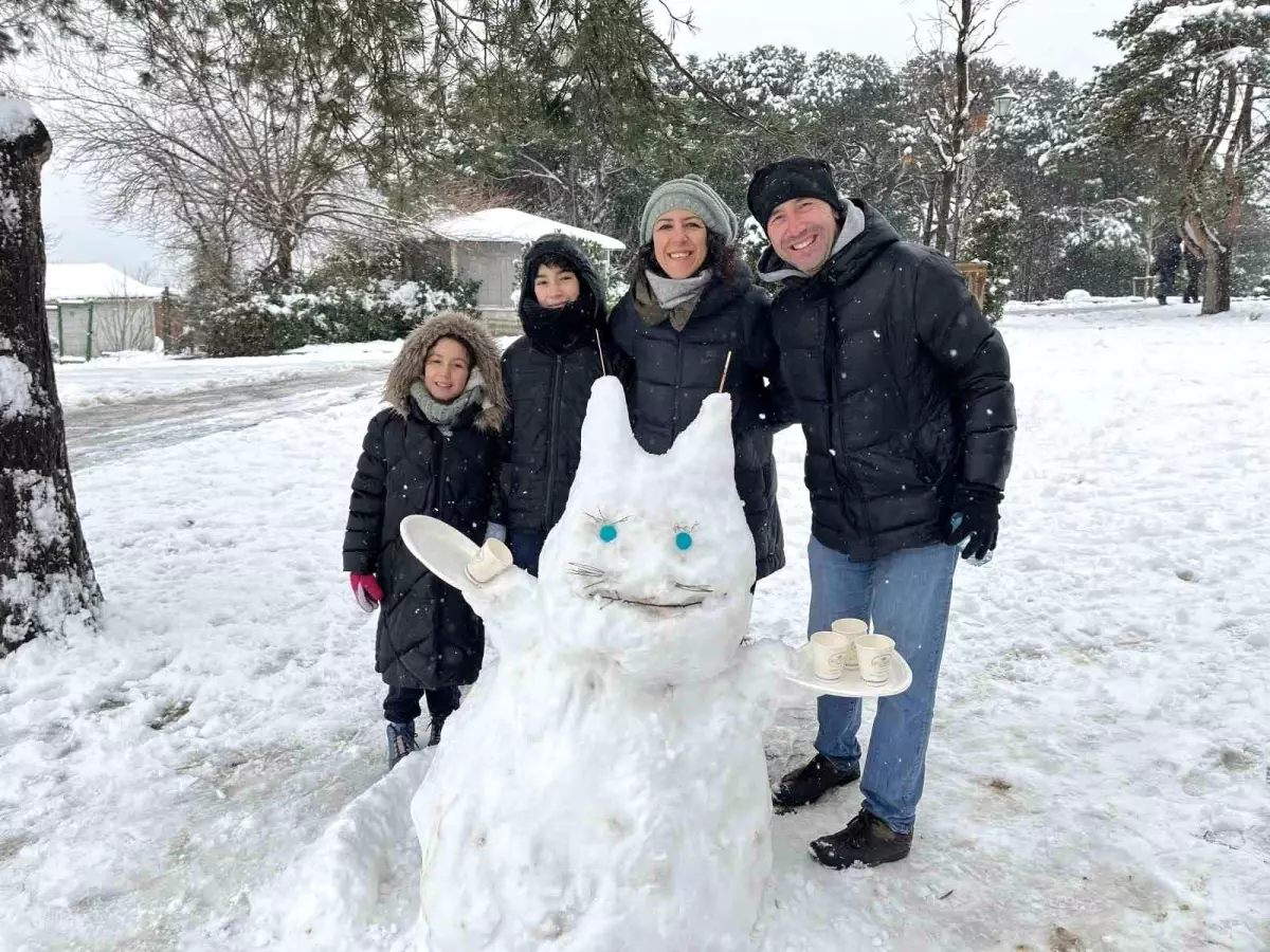Çamlıca'da çocuklar karın keyfini doyasıya çıkardı