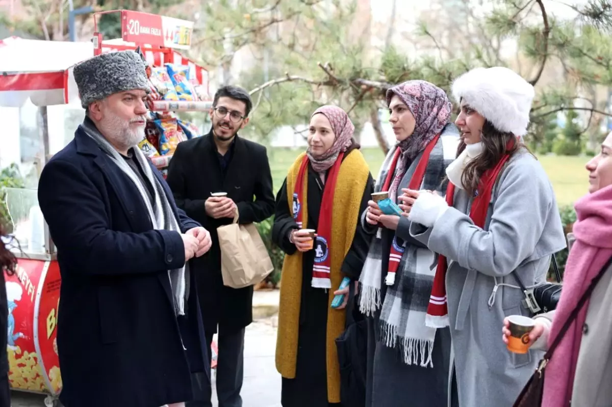 EĞİTİM-BİR-SEN'den ek atama bekleyen öğretmen adaylarının eylemine destek