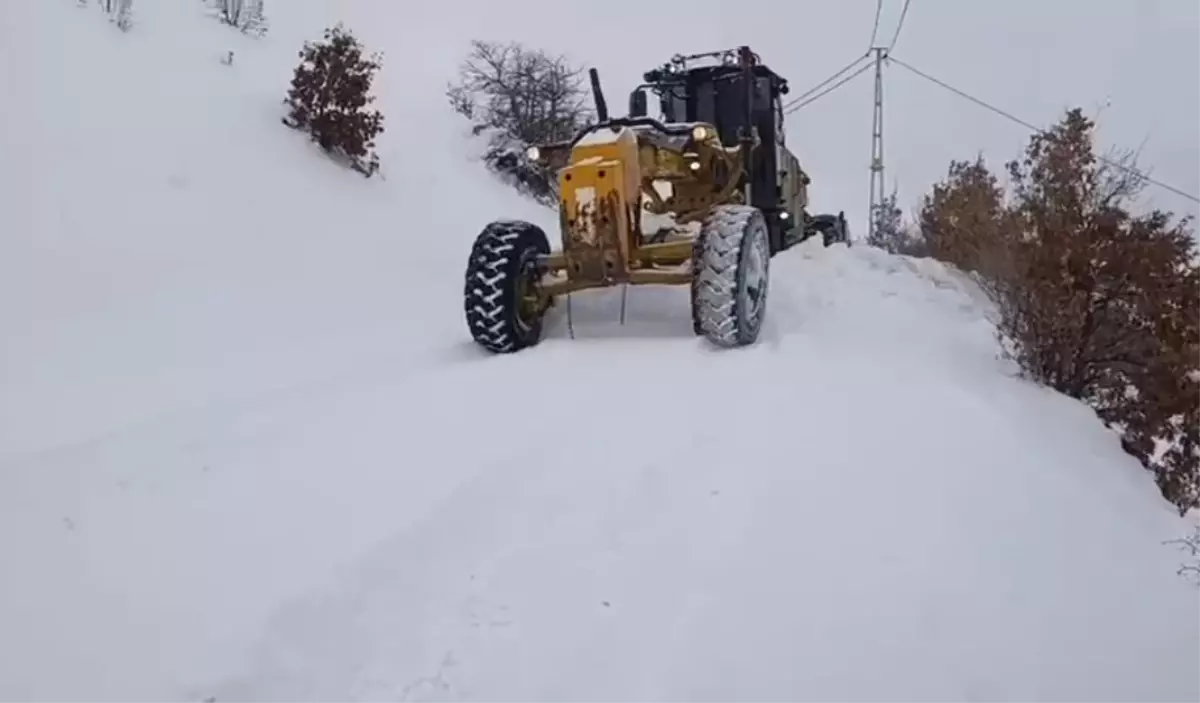 Elazığ'da 482 köy yolu kardan ulaşıma kapandı