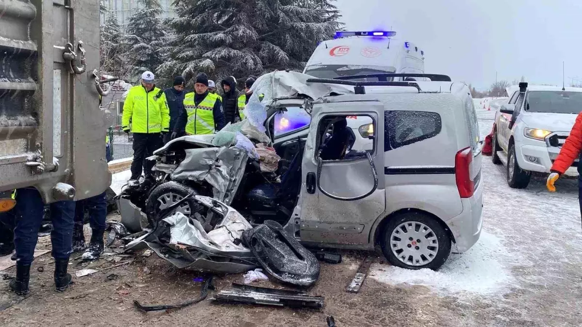 Elazığ'da feci kaza: Çift hayatını kaybetti