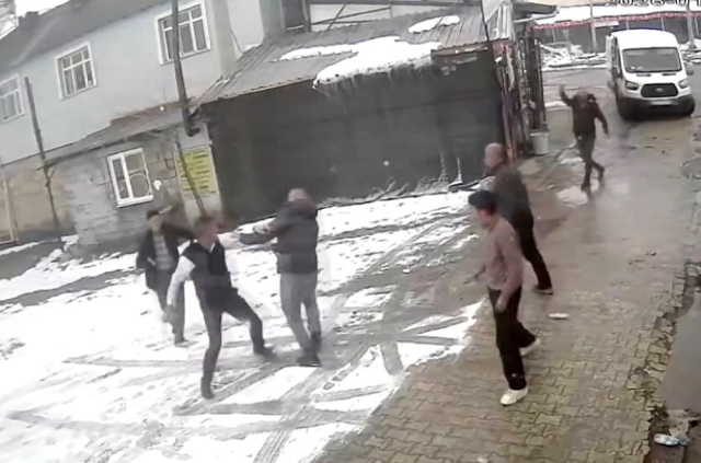 elazig daki kavga tuvaletini duvara yapan yolcu 19476487 2548 m