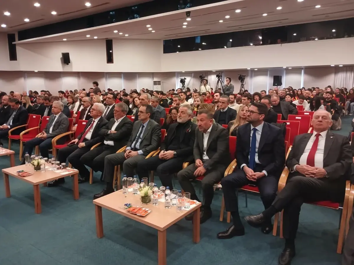 İzmir Ekonomi Üniversitesi'nde Spor Yöneticiliği paneli gerçekleştirildi