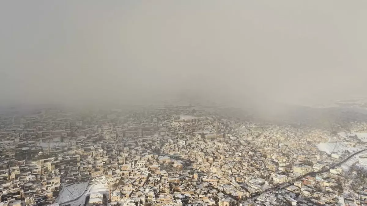 Kar altındaki Mardin, dronla görüntülendi