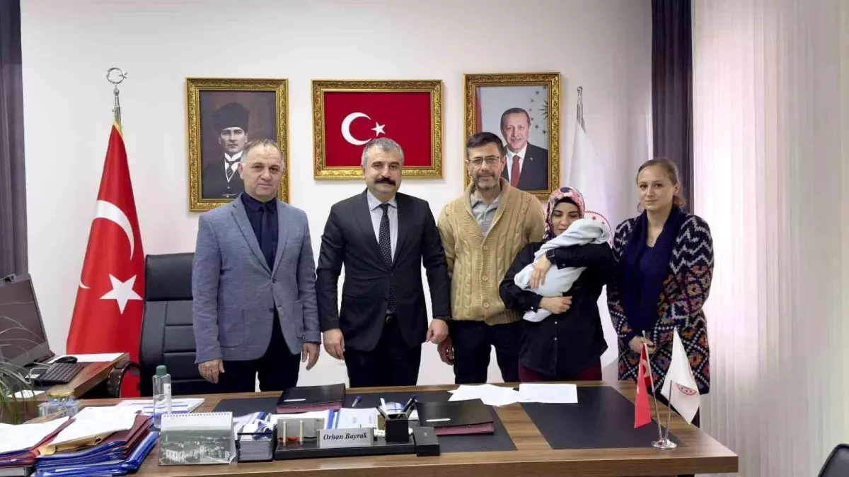 Koruyucu aile projesi bir çocuğu daha sıcak yuvaya kavuşturdu