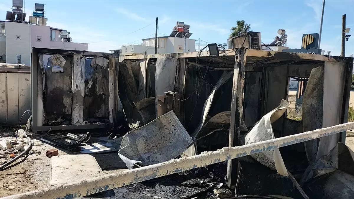 Manavgat'ta şantiyedeki konteynerde yangın çıktı