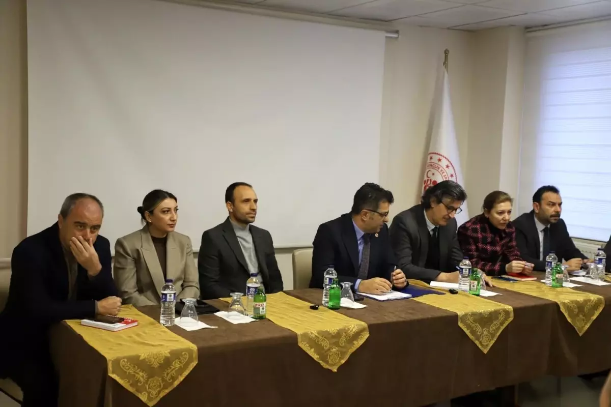 Müdür Küçük: "Hedefimiz gençlerimize daha güçlü ve nitelikli hizmet sunmak"