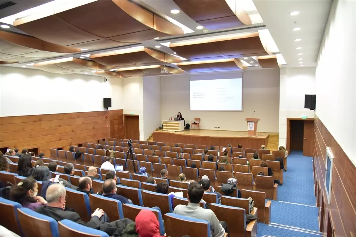 Muğla'da bağımlılıkla mücadele eden uzmanlara eğitim verildi
