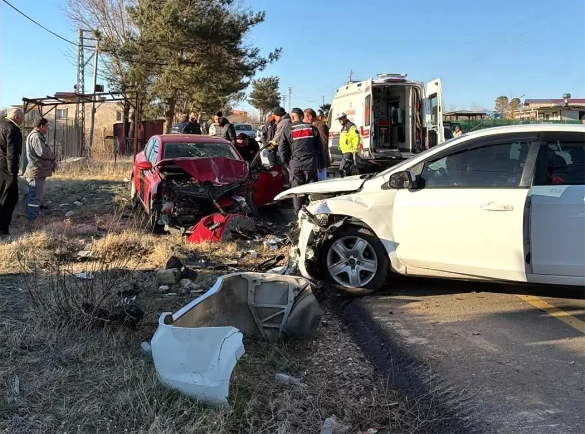 Osmaniye'de buzlanma nedeniyle trafik kazası: 2 yaralı