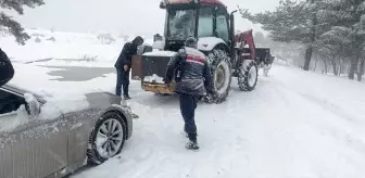 Sakarya'da kar nedeniyle yaylada mahsur kalan 15 araç kurtarıldı