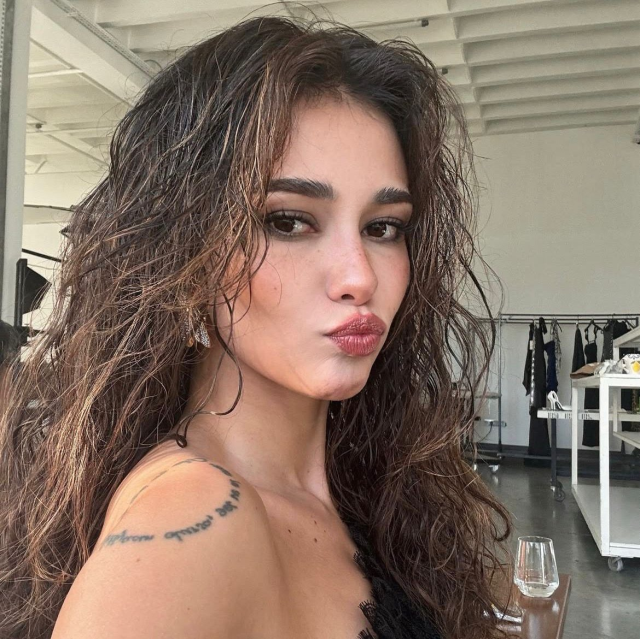 خطوة مثيرة من التركية سو ديميريل التي تعيش قصة حب مع حارس مرمى العملاق في الدوري الممتاز