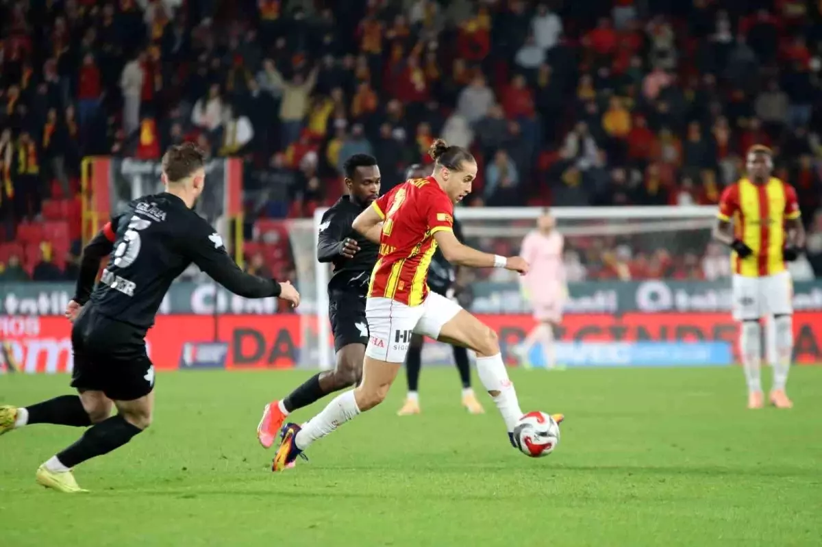 Trendyol Süper Lig: Göztepe: 3 Çaykur Rizespor: 1 (Maç sonucu)