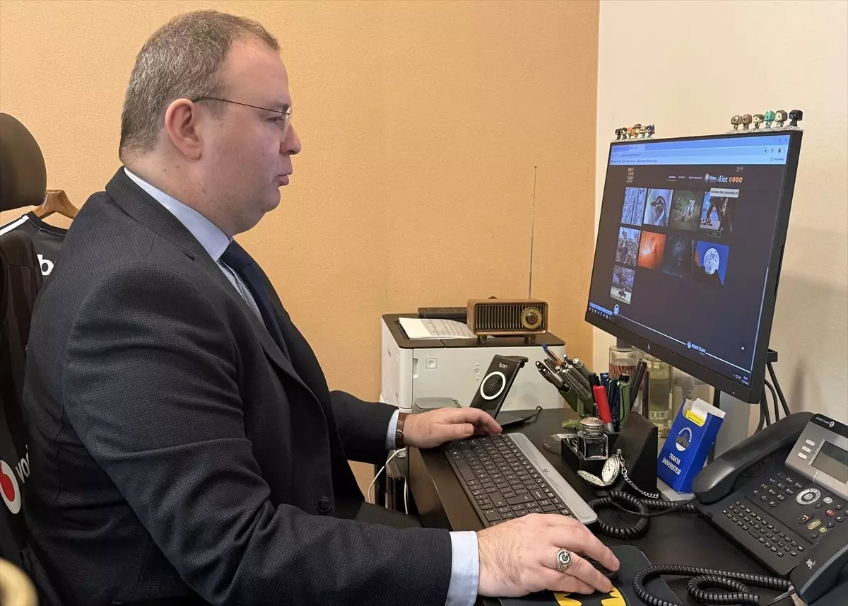 Türkiye'nin Gümülcine Başkonsolosu Ünal, AA'nın 'Yılın Kareleri' oylamasına katıldı