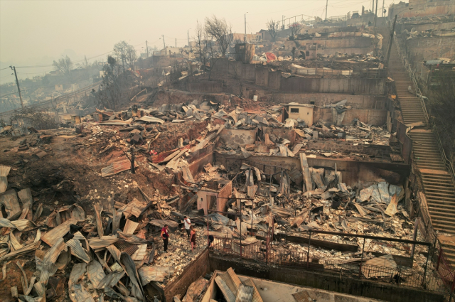 البلد يعاني من الكارثة! 300 منزل تحول إلى رماد، تم إعلان حالة الطوارئ