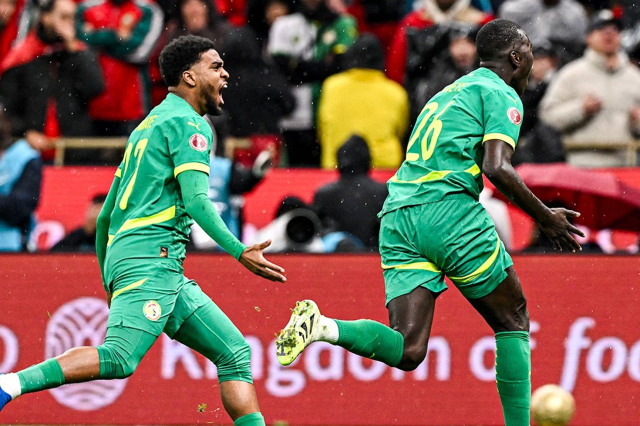 Незабываемый финал на долгие годы! Они покинули поле, вернулись и стали чемпионами, отразив пенальти на 90+24