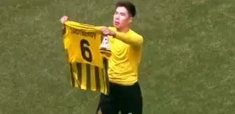 4-0 geride oldukları maçta gol attı, sevinçten formasını çıkardı