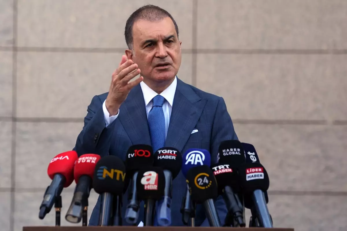 AK Parti Sözcüsü Ömer Çelik'ten Türk bayrağına yapılan saldırıya sert tepki