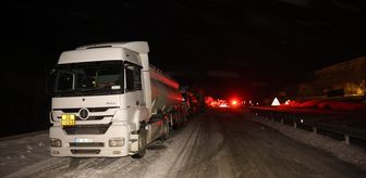 Bayburt'ta kar ve tipi nedeniyle ulaşım güçlükle sağlanıyor
