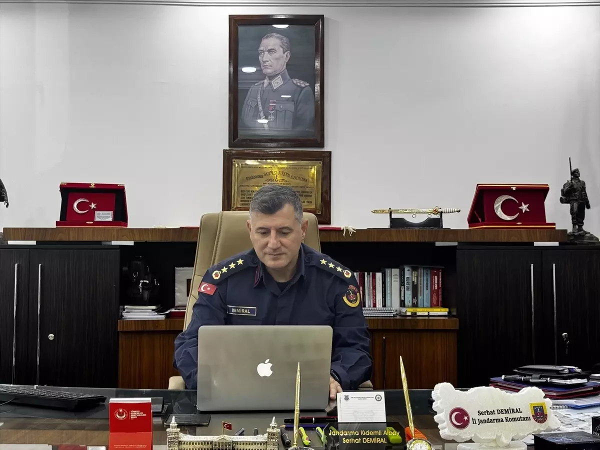 Çankırı İl Jandarma Komutanı Albay Demiral, AA'nın "Yılın Kareleri" oylamasına katıldı