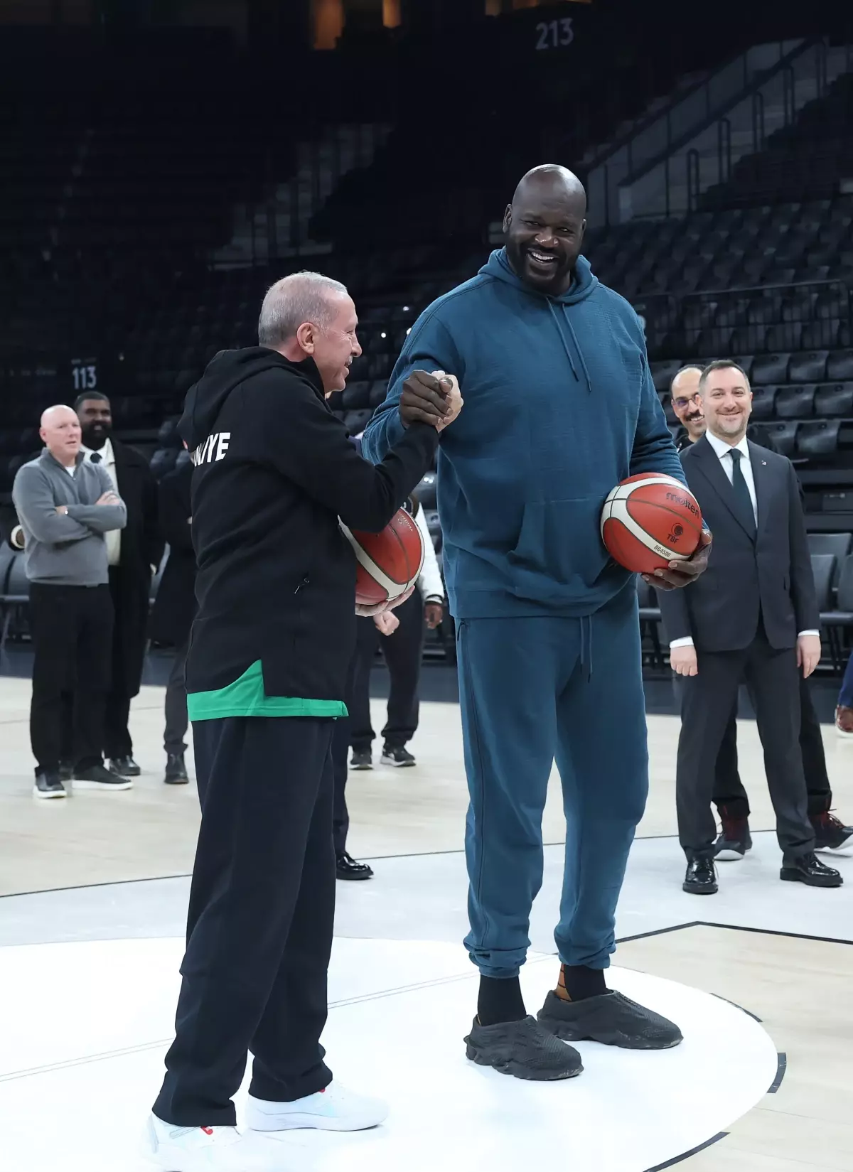 Cumhurbaşkanı Erdoğan, eski NBA oyuncusu Shaquille O'Neal ile bir araya geldi