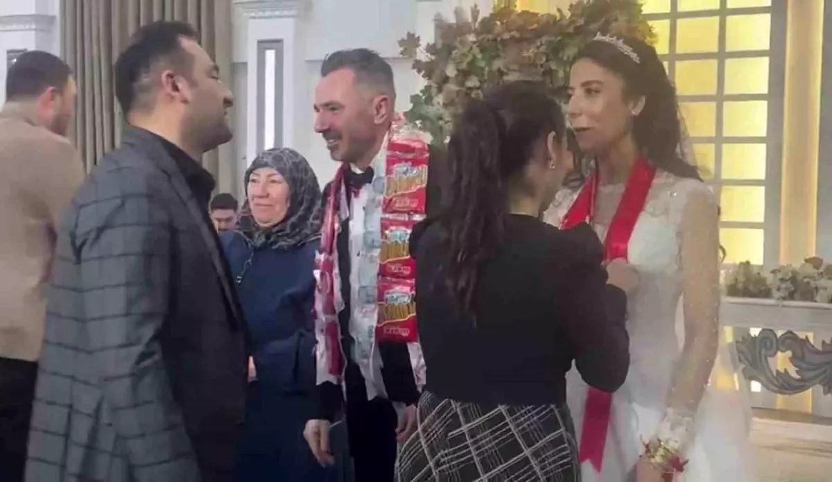 Damada takı yerine çubuk kraker taktılar