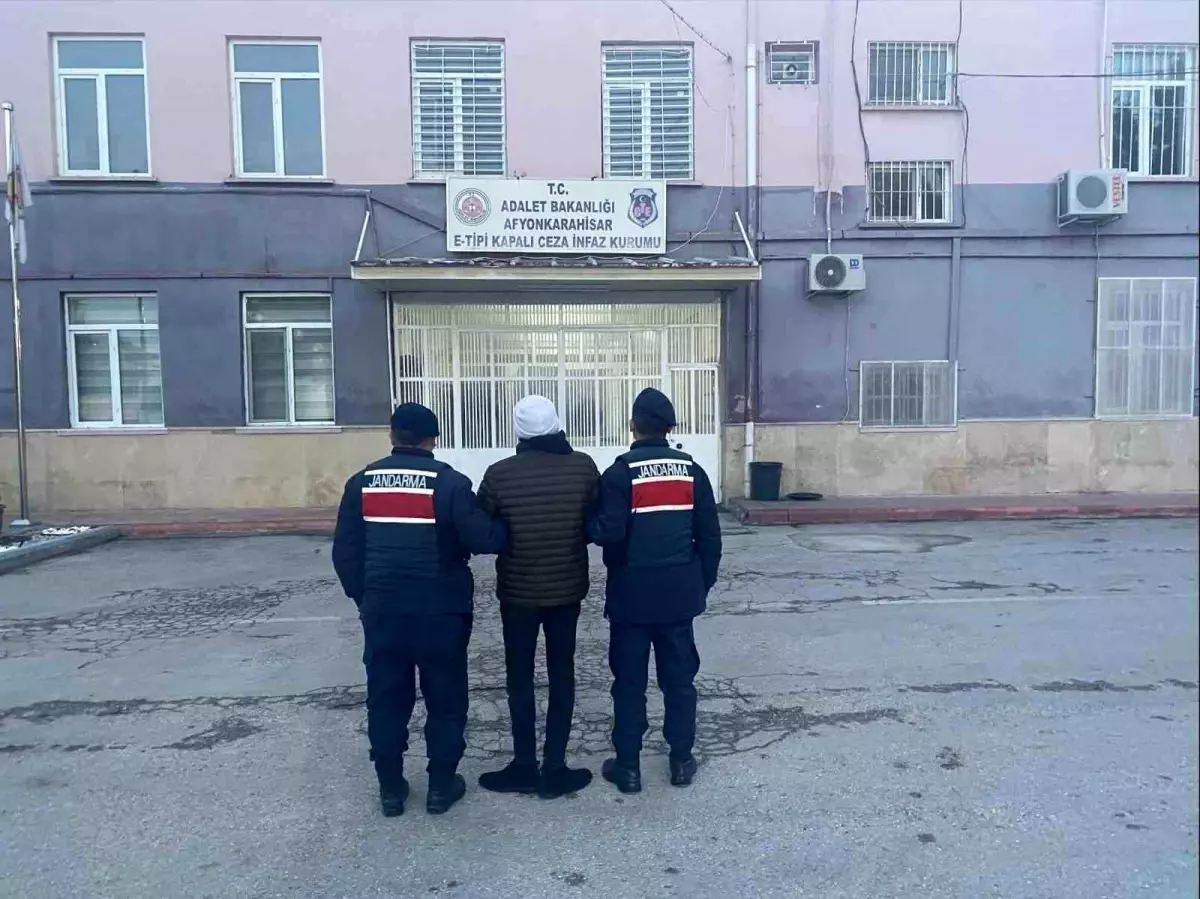 Donan şelale masalsı görüntü ortaya çıkardı