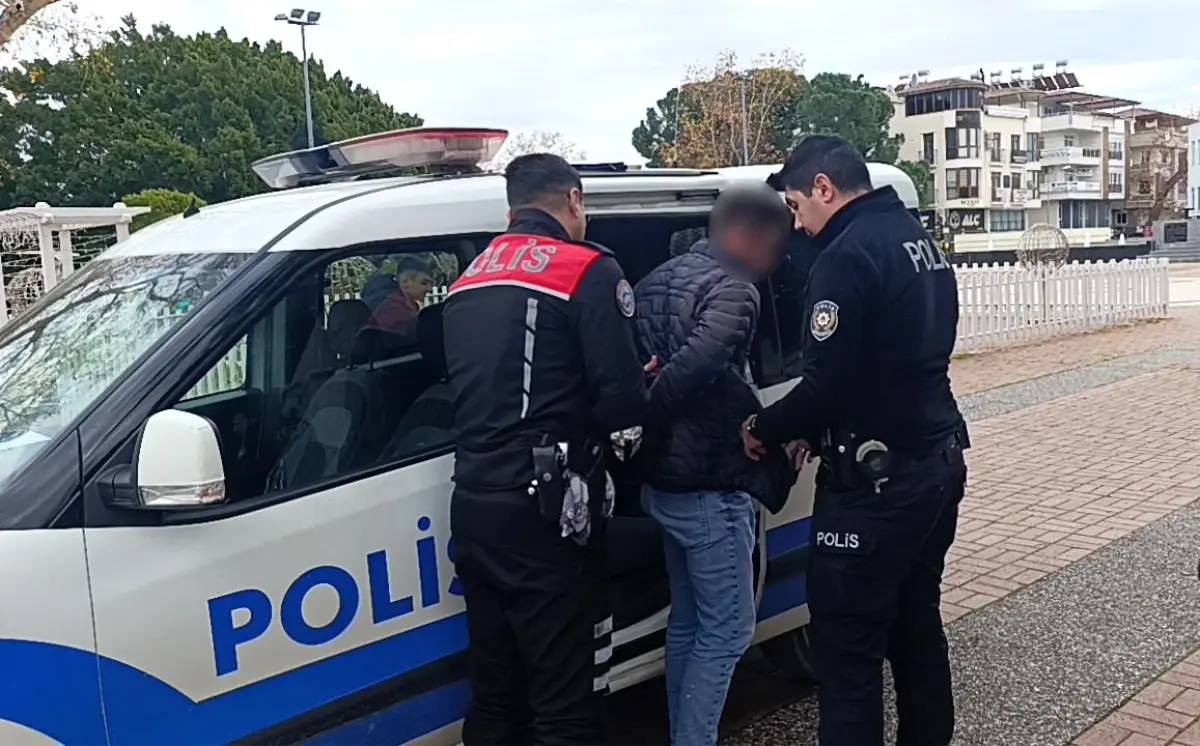 Emniyetin teknolojik gücü 'Gözcü', hapis cezası bulunan firariyi araç sürerken tespit etti