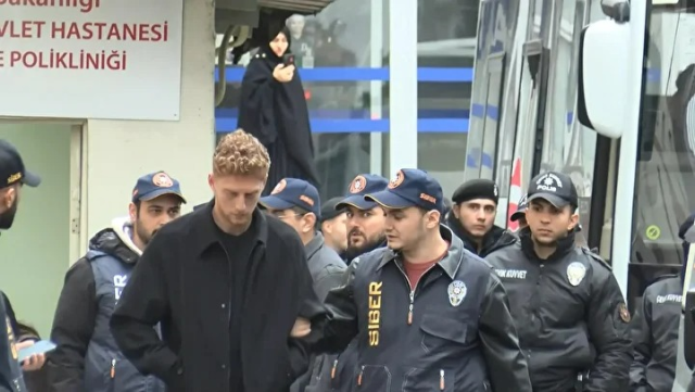 Surprise visit to Mert Hakan in prison by Galatasaray football players