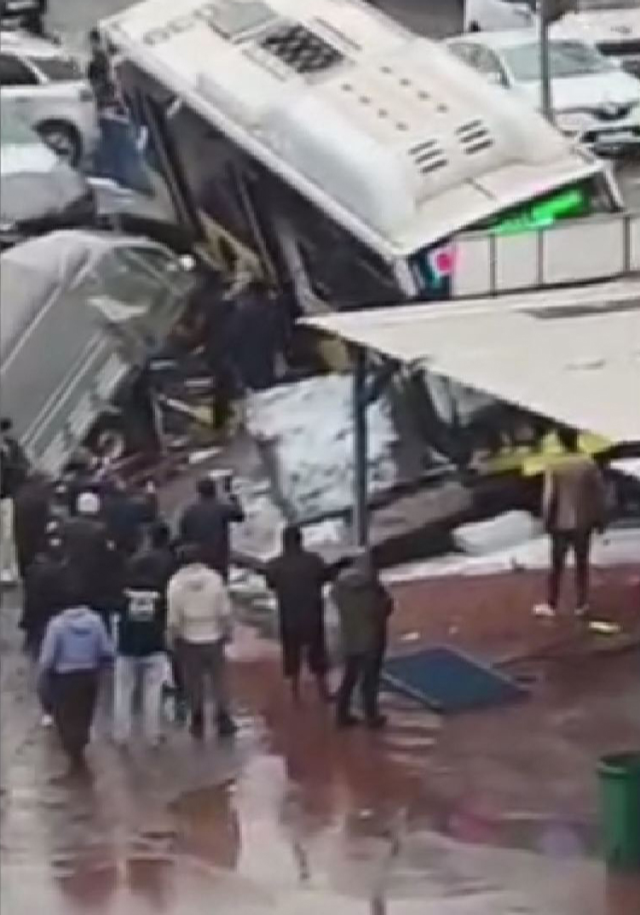 iett otobusu otoparka daldi 19483212 8164 m