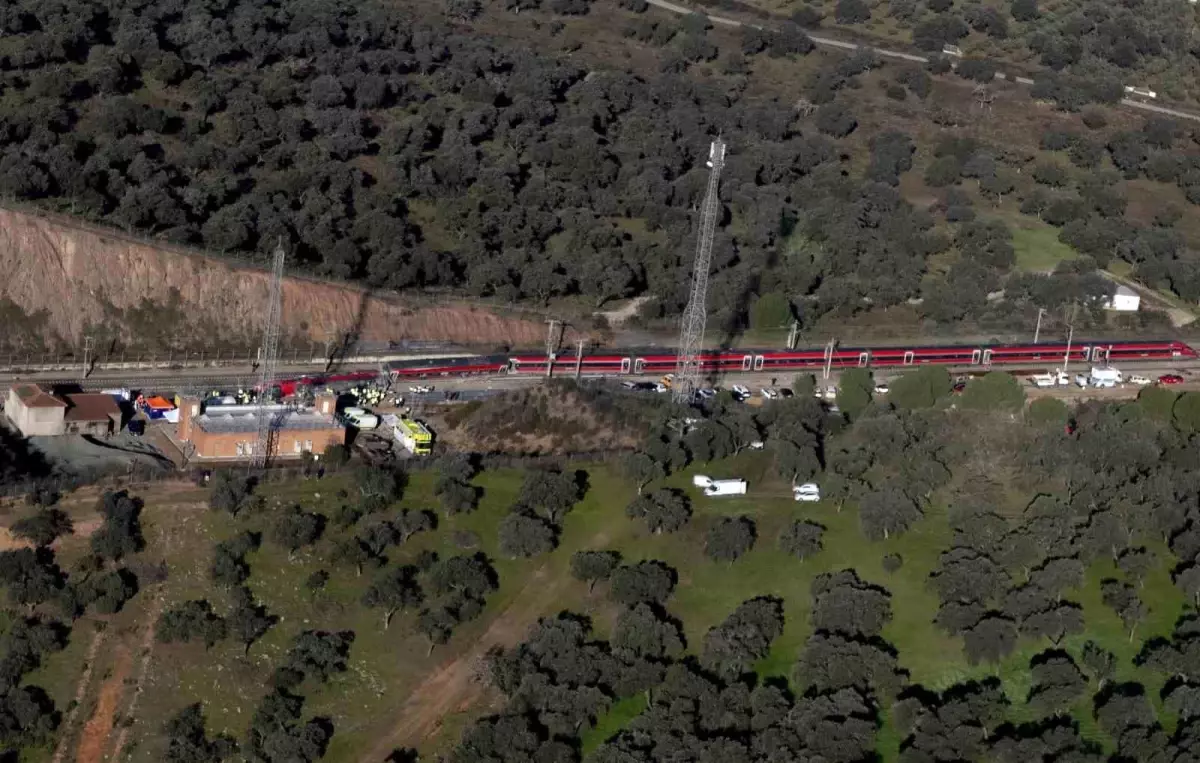 İspanya'da hızlı trenlerin çarpıştığı kazada ölü sayısı 41 oldu